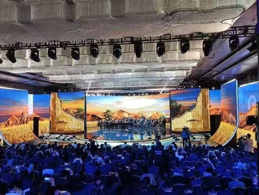 Prezzo buono P3.91 LED Video Wall flessibile curvo 500x500mm armadio High Refresh 3840Hz Indoor Rental LED Screen In linea