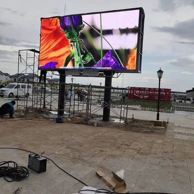 Prezzo buono Cartellone pubblicitario per montaggio a parete con schermo LED per esterni P4 con cabinet 960x960 mm e frequenza di aggiornamento di 3840 Hz In linea