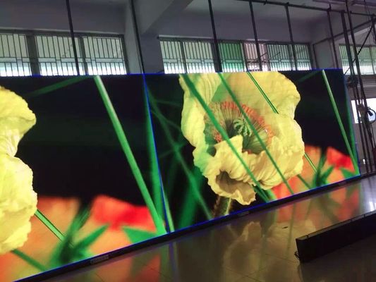 Prezzo buono Tabellone per le affissioni locativo dell'interno dell'alimentazione elettrica di Meanwell dello schermo di colore pieno dell'esposizione di LED di P3.91 HD in linea