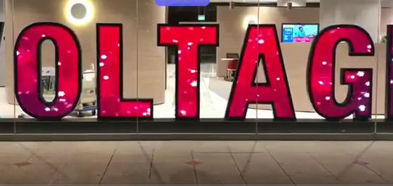 Prezzo buono Video LETTERA principale dell'interno di pubblicità del centro commerciale su misura P4.81 dello schermo di visualizzazione in linea