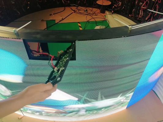 Prezzo buono Installi rapidamente l'esposizione P4 del cilindro curva pubblicità flessibile dello schermo del LED video in linea