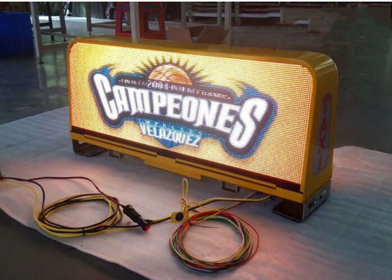 Display di segnale LED impermeabile per auto, all' esterno a colori completi sul tetto di un taxi doppio lato