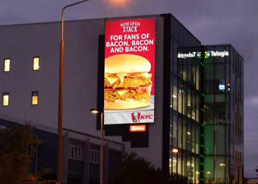 L'alto modulo principale P4 innovatore Rgb della definizione ha condotto la pubblicità del tabellone per le affissioni