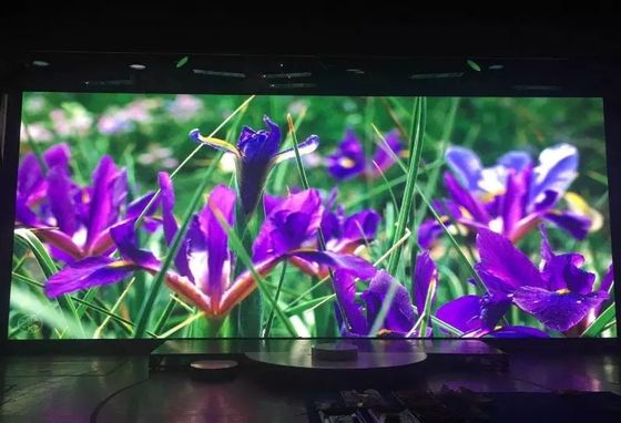 Prezzo buono Ampio angolo di visione interno Display a LED a colori pieni 4 mm Mall Publicity Screen in linea