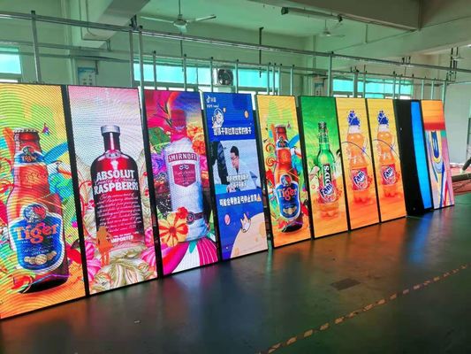 Esposizione principale magnetica 640X1920mm del manifesto di P2.5 1200cd/sqm SMD2121